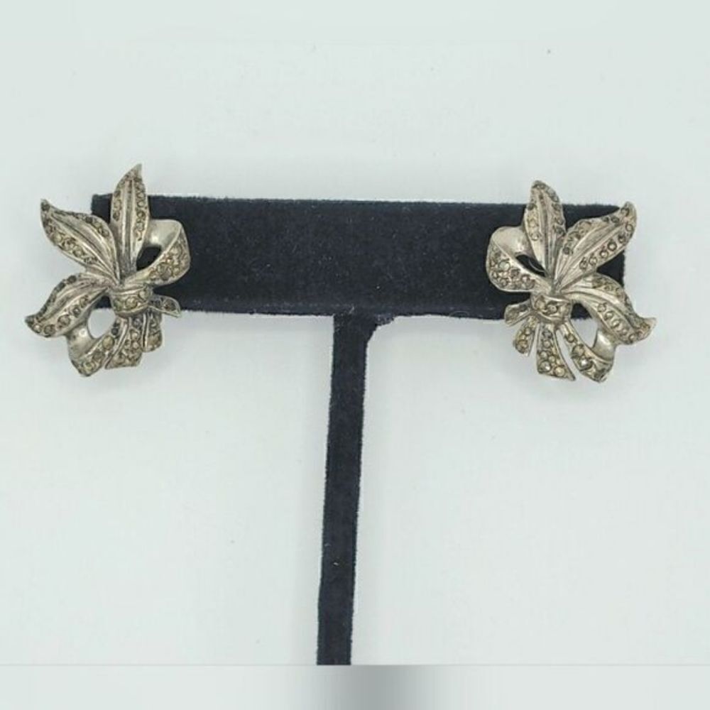 Vintage Sterling silver marcasite bow screwback earrings
